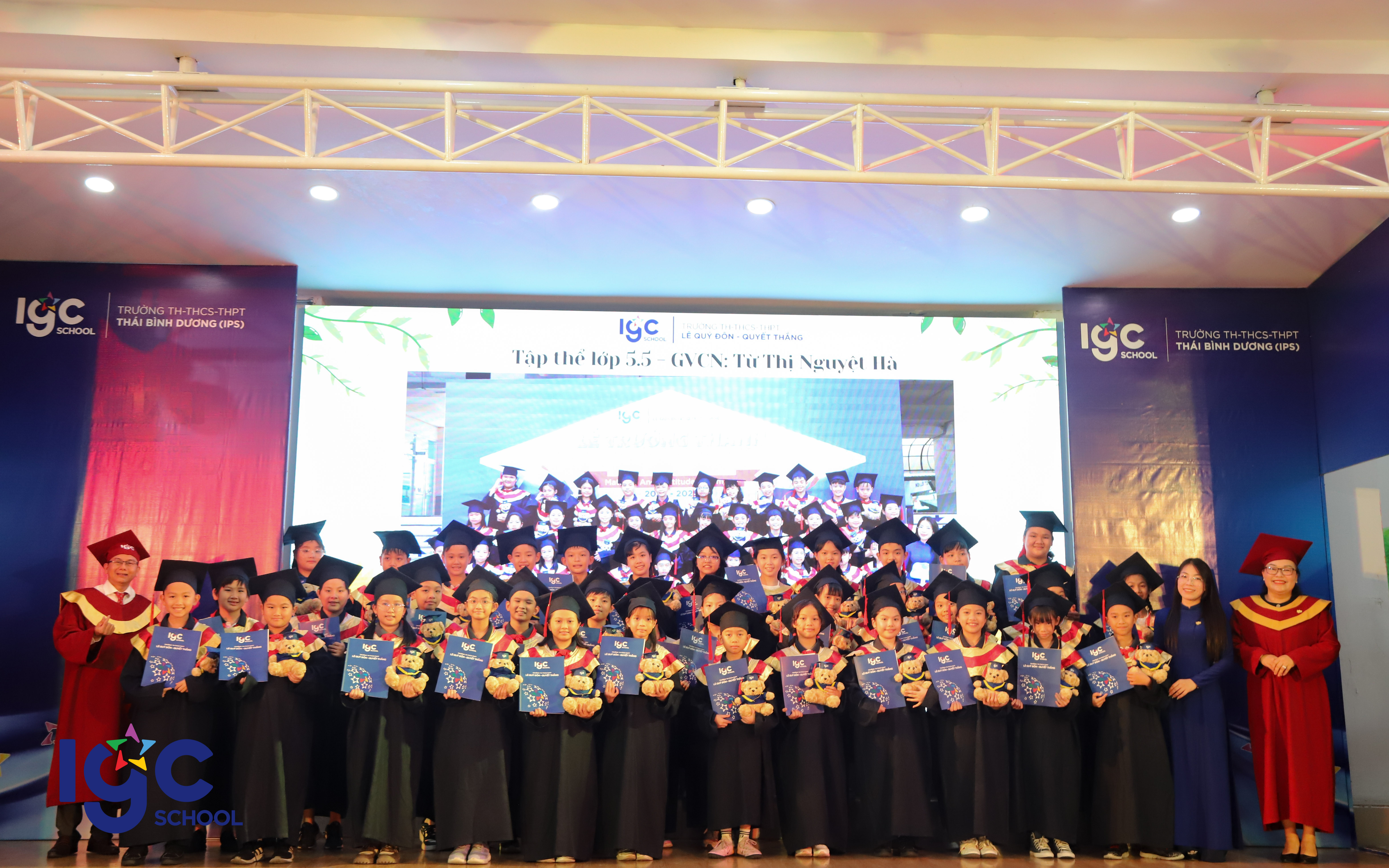 LỄ HOÀN THÀNH CHƯƠNG TRÌNH TIỂU HỌC