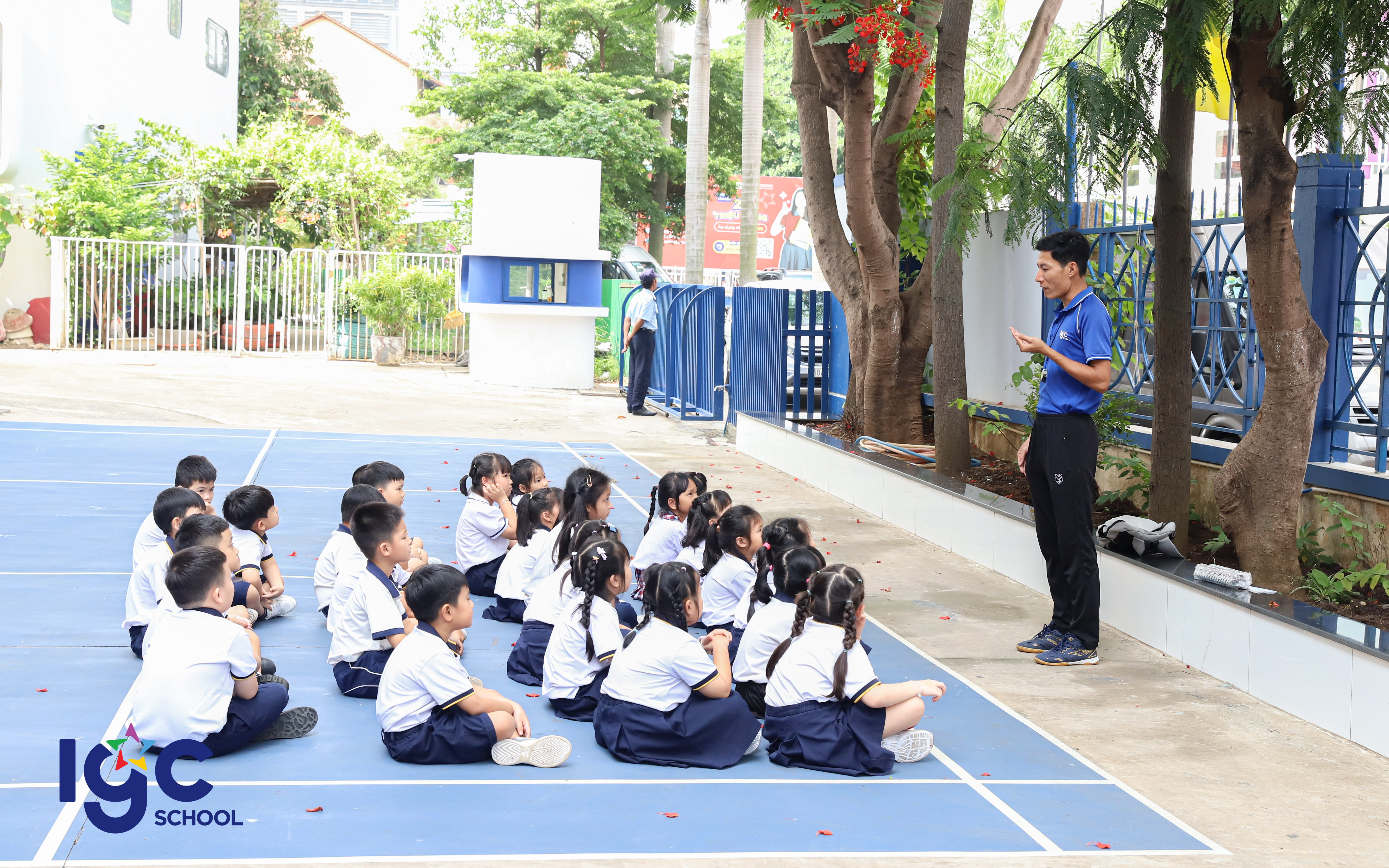 CHÀO ĐÓN HỌC SINH CÁC CẤP TRỞ LẠI MÁI TRƯỜNG TH-THCS-THPT LÊ QUÝ ĐÔN - QUYẾT THẮNG