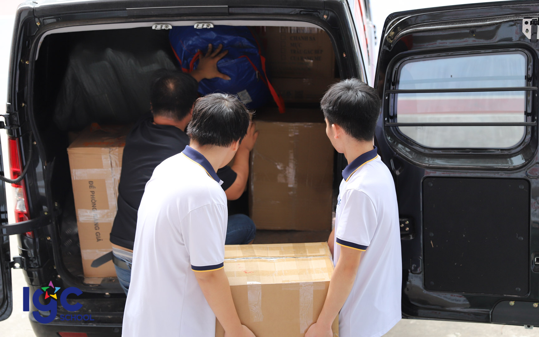 LAN TOẢ YÊU THƯƠNG - TIẾP SỨC VÙNG LŨ