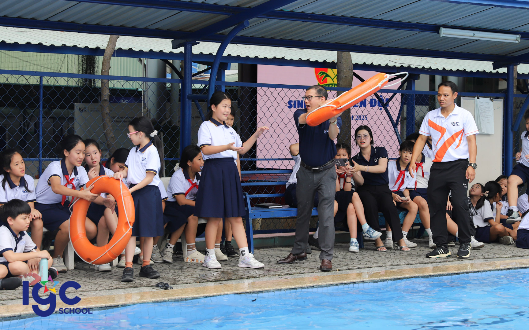 HỌC BƠI - HỌC AN TOÀN - HỌC CÁCH YÊU THƯƠNG CHÍNH MÌNH