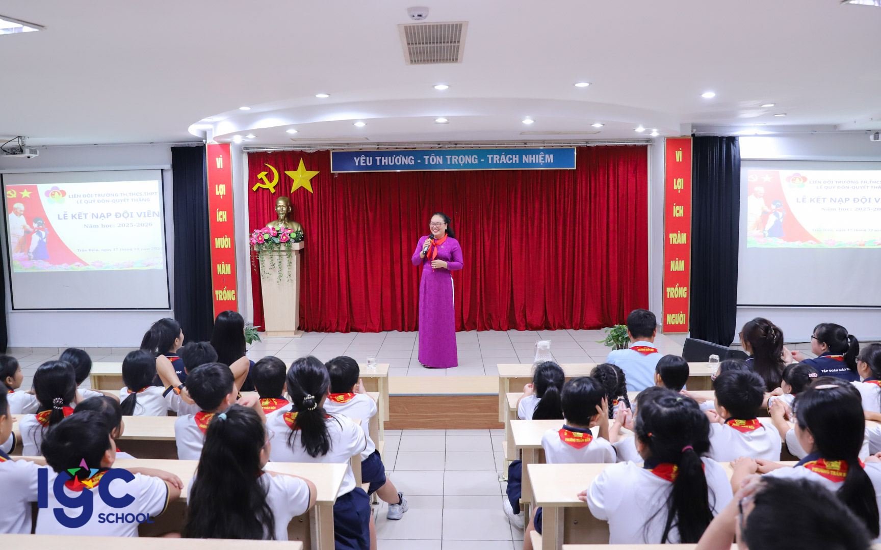 LỄ KẾT NẠP ĐỘI VIÊN KHỐI 4