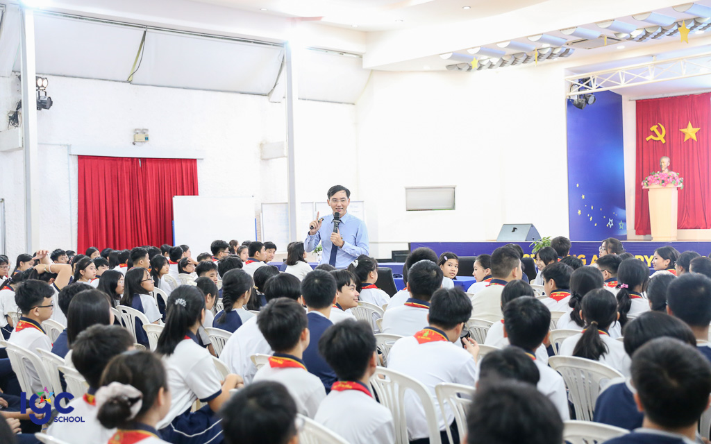 NGÀY HỘI TÂM LÝ HỌC ĐƯỜNG KHỐI 8 - LẮNG NGHE, THẤU HIỂU VÀ ĐỒNG HÀNH CÙNG HỌC SINH